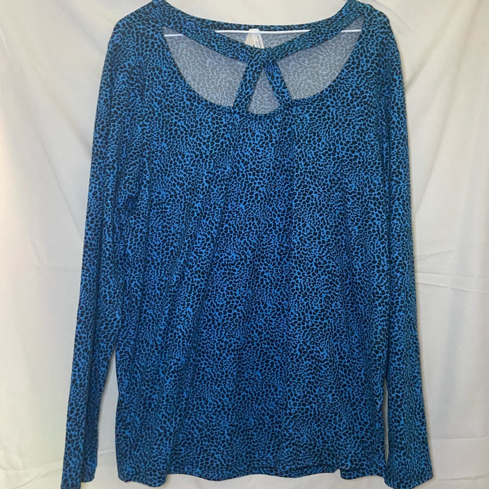 ☾.݁ᛪ༙ Large Blue Leopard Print Women's Top